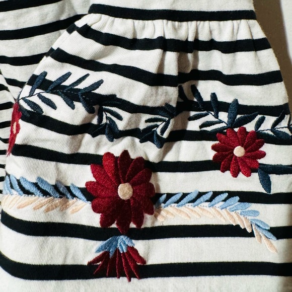 J. Crew 3/4 Bell Sleeve Embroidered Floral Pattern Size Medium Striped - Picture 4 of 8